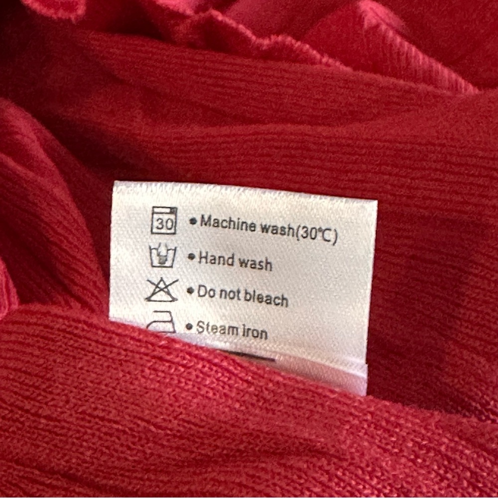 NWT FIT & FLARE CHRISTMAS MIDI DRESS Size Medium Long Sleeve Red Striped Pleated - Picture 7 of 7